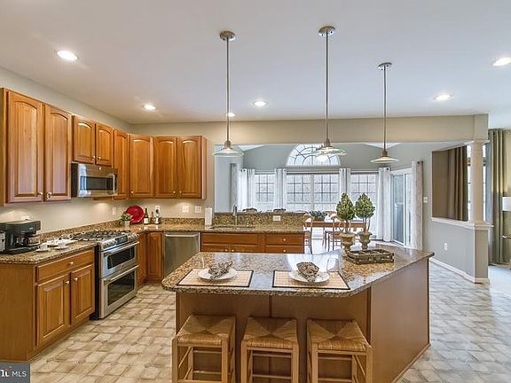 5th image of 322 Tannery Dr