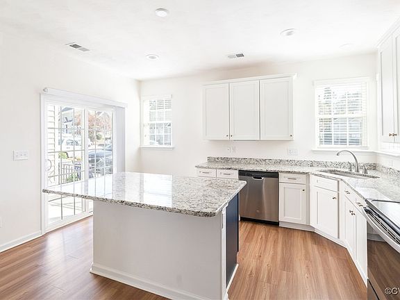 5th image of 2392 Prince Andrew Ct #37