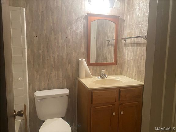 5th image of 3910 Matterhorn St