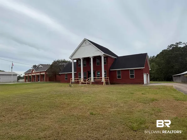 99 Cemetery St, Uriah, AL 36480