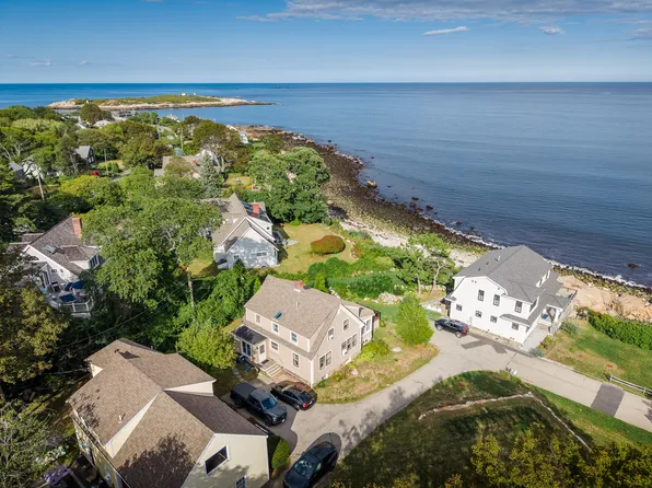 17 Briarstone Rd, Rockport, MA 01966