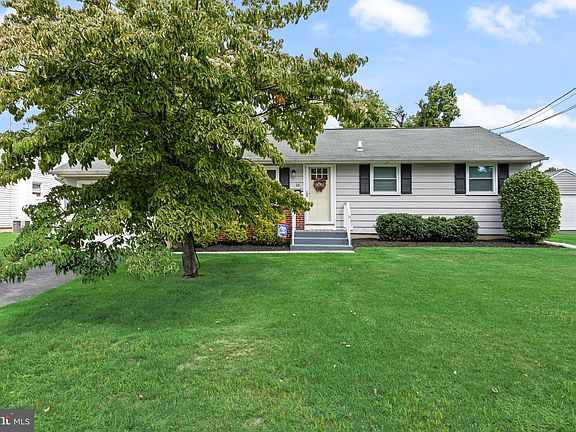 2nd image of 16 Kerr Dr