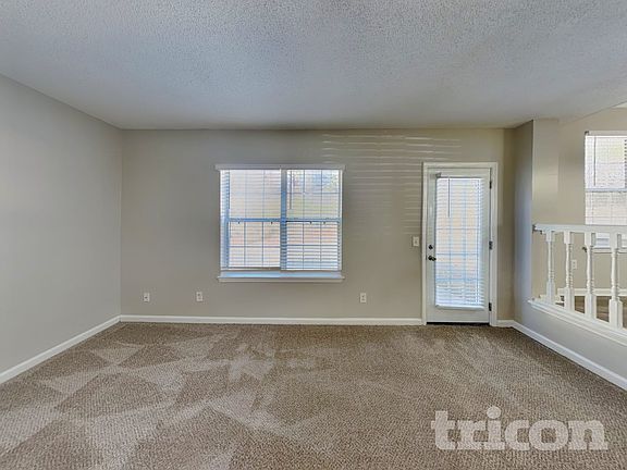 3rd image of 4276 Ward Bluff Dr