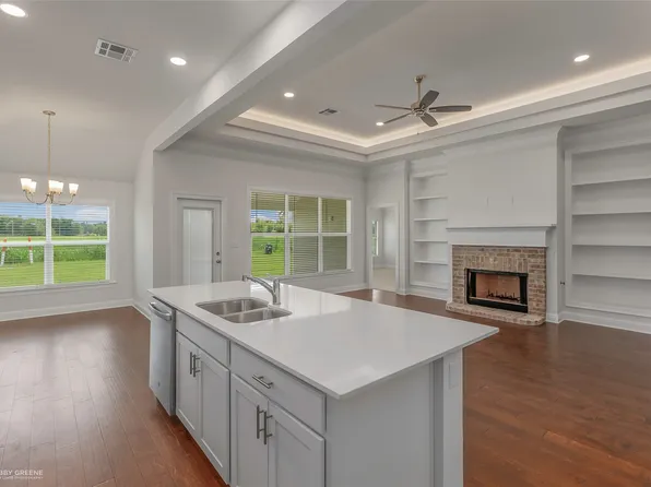 4149 Grassy Lake Dr, Bossier City, LA 71111