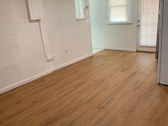 3rd image of 544 W 17th St #1