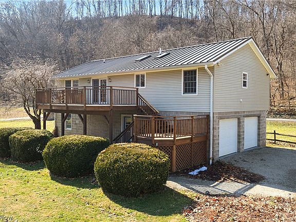 5th image of 416 Babcock Rd