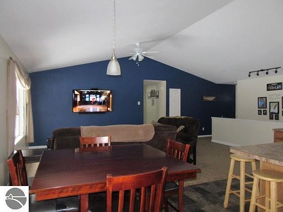 4th image of 130 Pine Knoll Dr