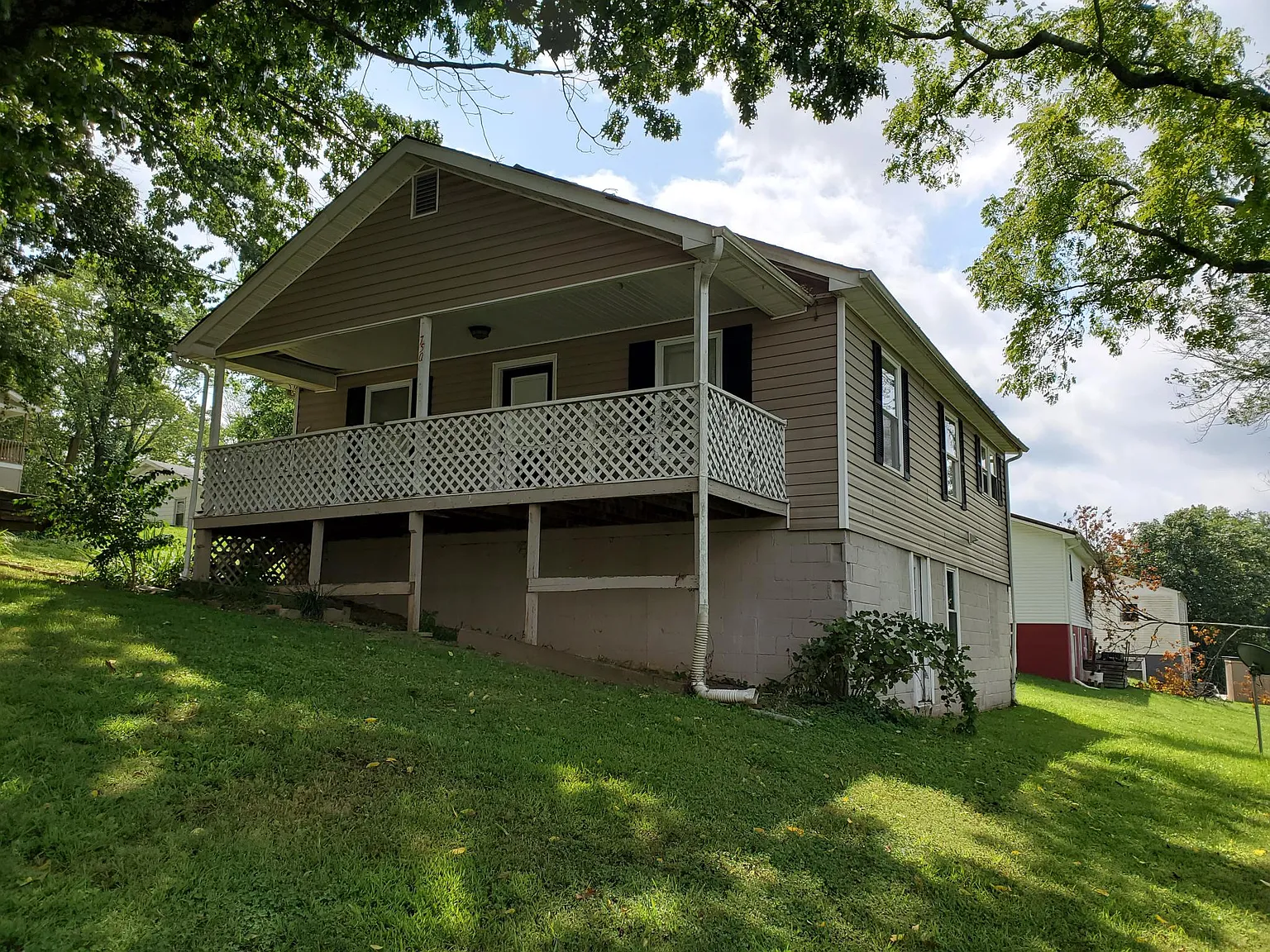 3 bed, 896 sqft, $1,395 — Photo 3