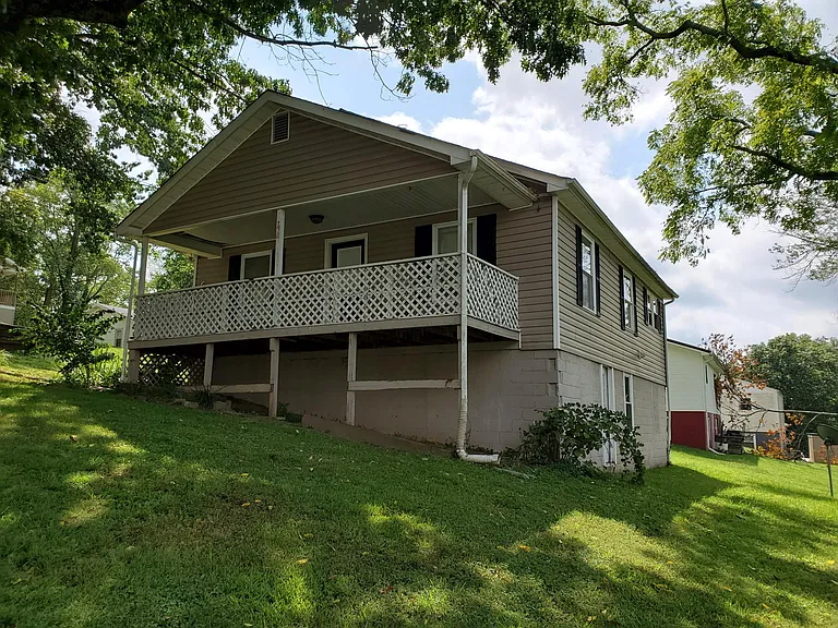 750 Jackson St — Photo 3