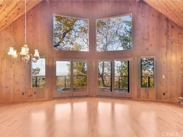 28992 Banff Dr, Lake Arrowhead, CA 92352