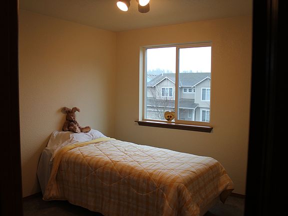5th image of 3125 Sword Fern Dr NW