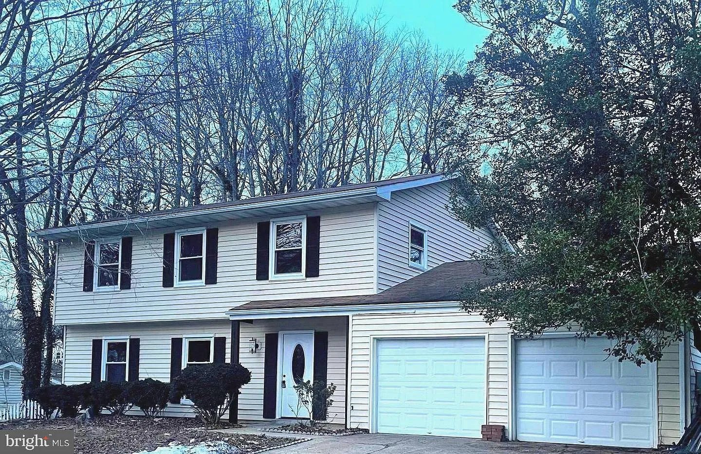 2106 Boxwood Cir photo 1