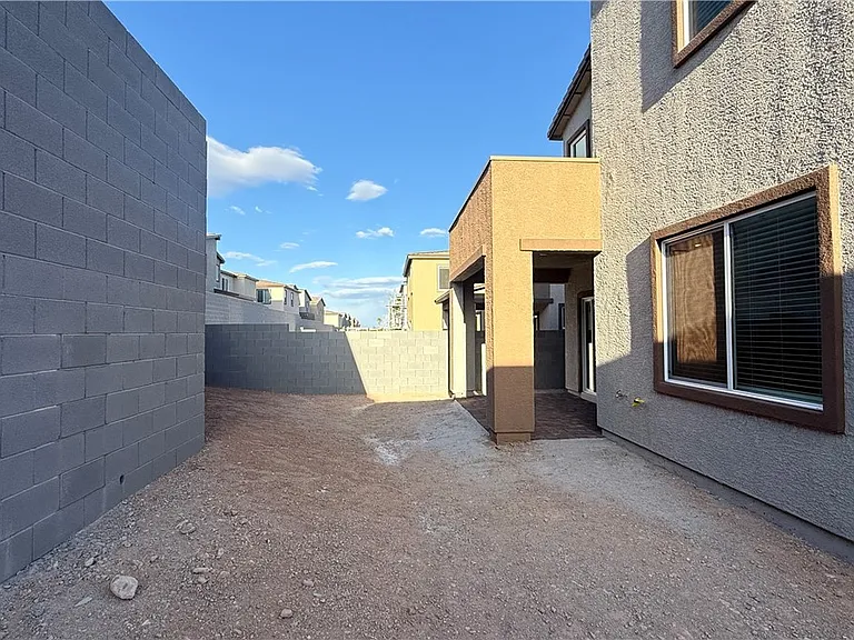 8388 Caldera Hills Ave — Photo 32
