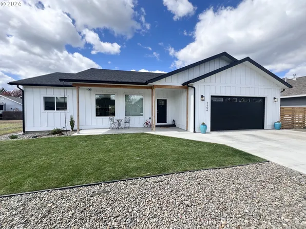 2506 Starlight Dr, La Grande, OR 97850