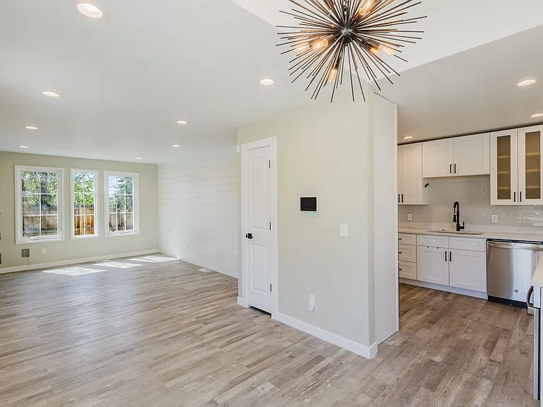 4001 E Cornell Ave — Photo 4