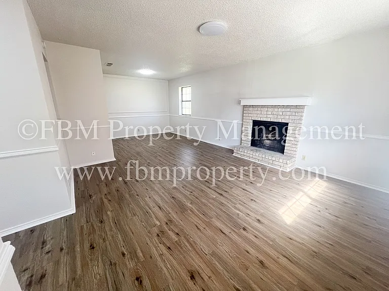 221 Highland Ave #A — Photo 3