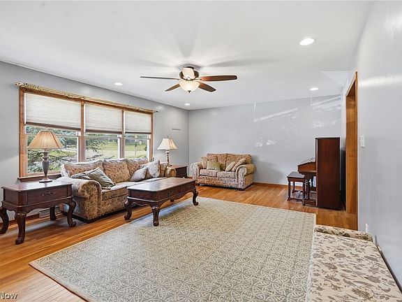 2nd image of 2520 Douglas Dr