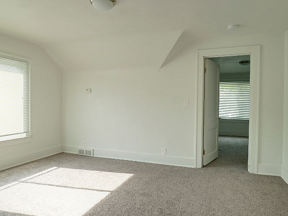 5th image of 316 Spencer St