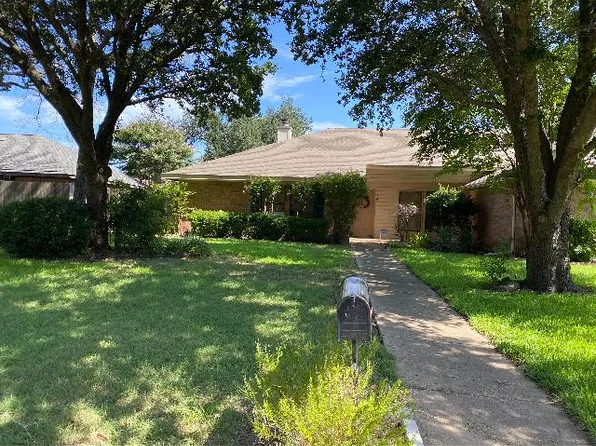 137 Oakbrook Dr, Coppell, TX 75019