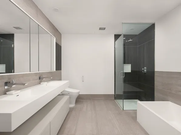 545 West 48th Street image 5 of 7