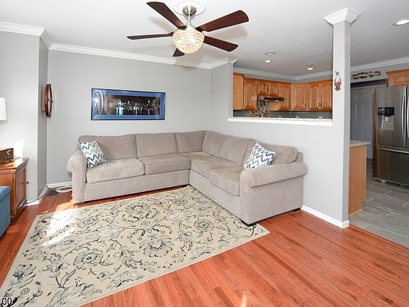 5th image of 78 Lakeview Ct