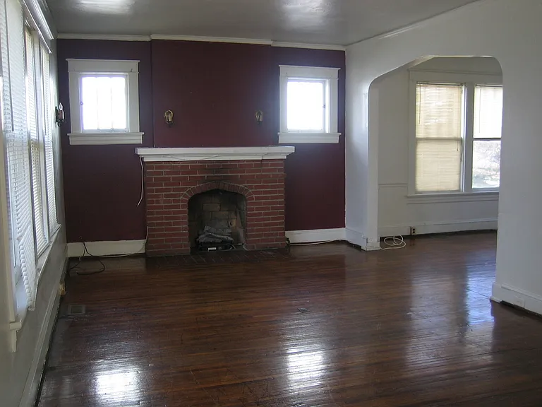 626 Park Ln — Photo 2