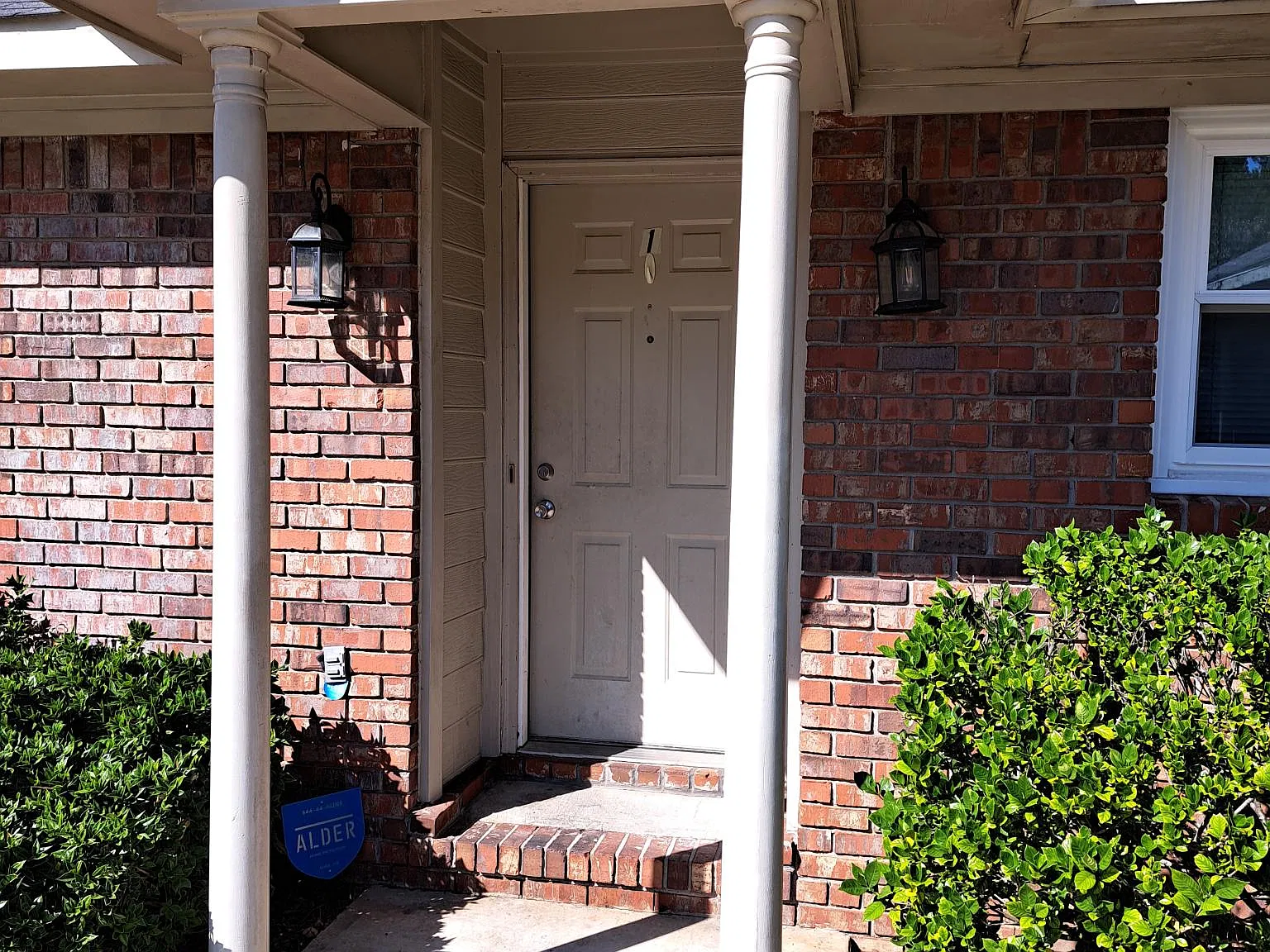 2 bed, 1000 sqft, $1,175 — Photo 1