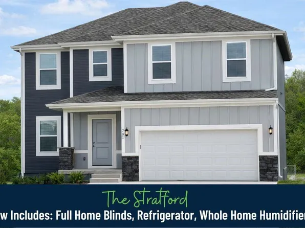 702 Blazing Star Dr, Raymore, MO 64083