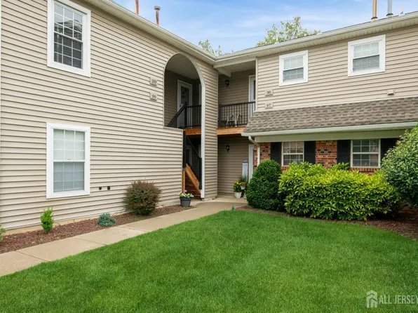 100 Neilly Ct, Old Bridge, NJ 08857