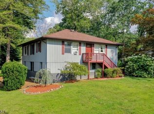 3 Wanaque Rd W, Hewitt, NJ 07421
