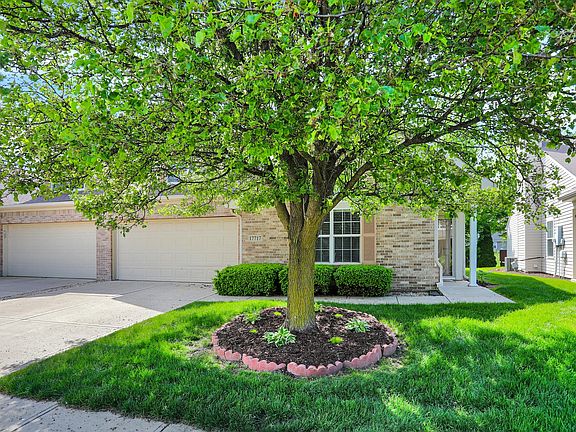 2nd image of 17717 Crown Pointe Ct