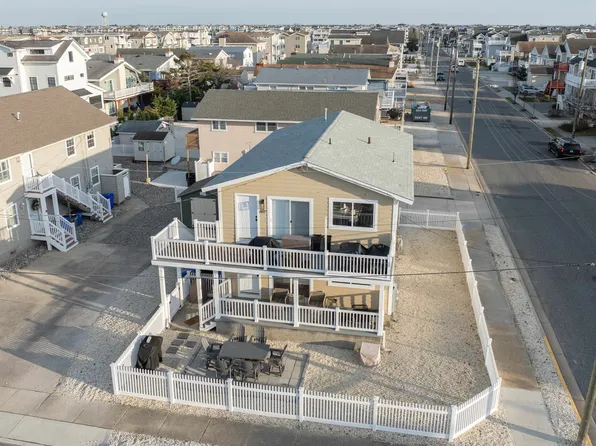 699 21st St Floor 2, Avalon, NJ 08202