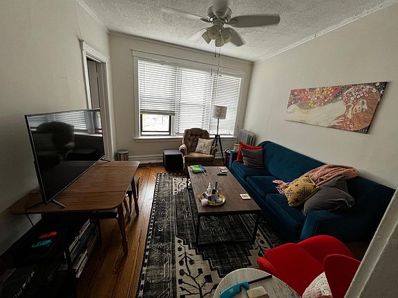 2nd image of 6634 N Clark St #3