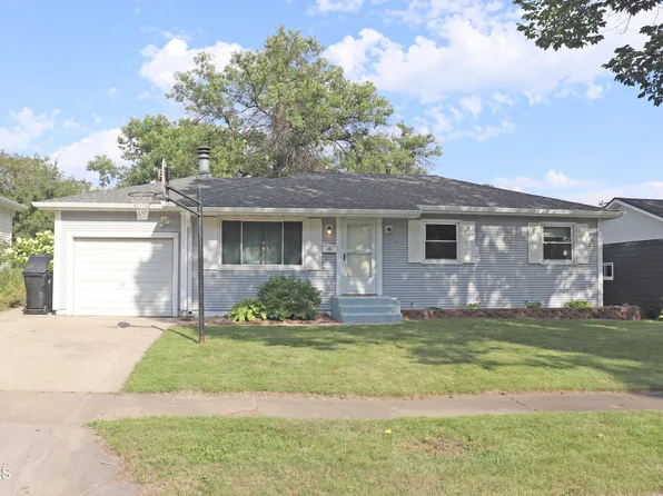 2105 Saint Joseph Dr, Bismarck, ND 58501