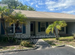 313 Bay Pl, Safety Harbor, FL 34695