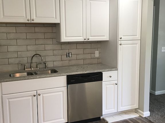 3rd image of 19023 Costanzo Cir