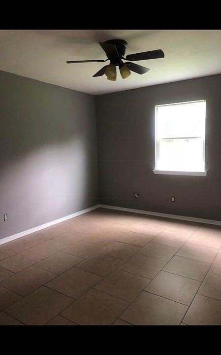 2nd image of 1603 Azalea Cir APT B