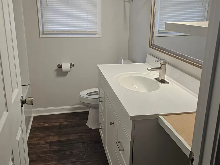 721 Henry St — Photo 14