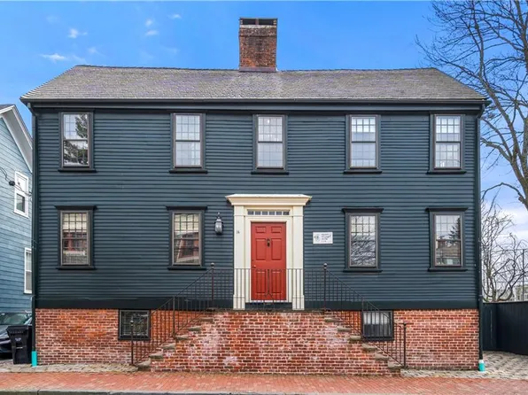 16 Bridge St, Newport, RI 02840