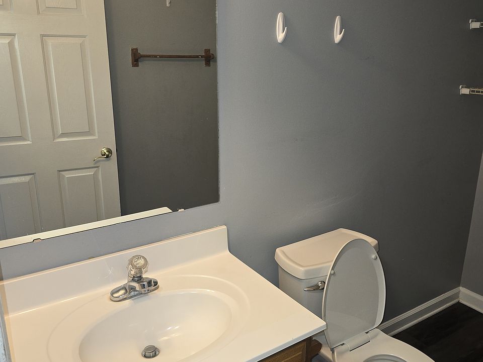 1st image of 1907 E Balsam Ct