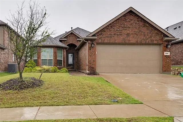 4 bed, 1609 sqft, $2,475 — Photo 2