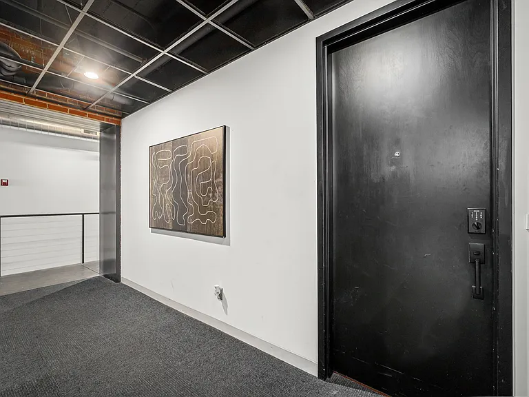 3010 Locust St #208 — Photo 3