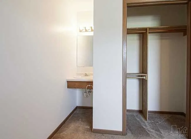 Country View Apartments — Photo 14