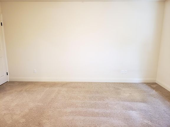 4th image of 204 Rosebud Ln Unit A