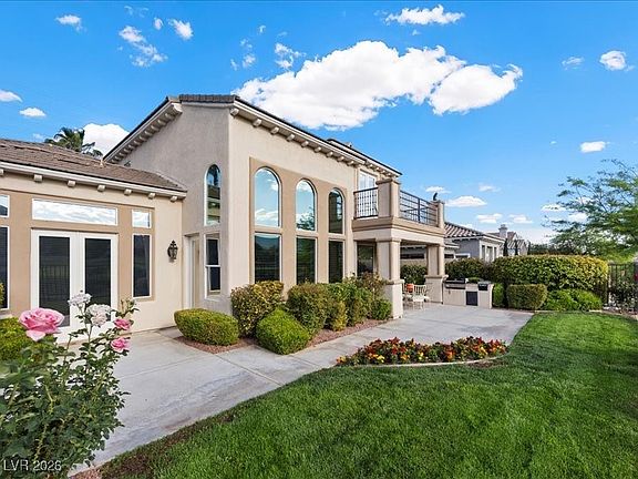 4th image of 2933 Red Springs Dr
