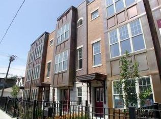 3001 W Cornelia Ave, Chicago, IL 60618