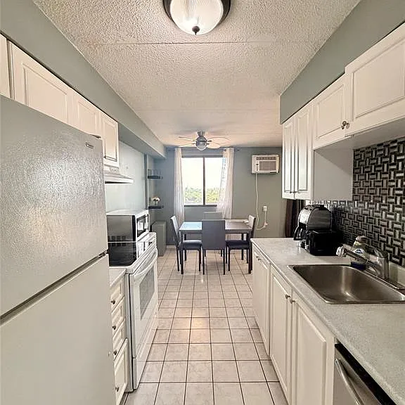 150 Park St W #1413 — Photo 10