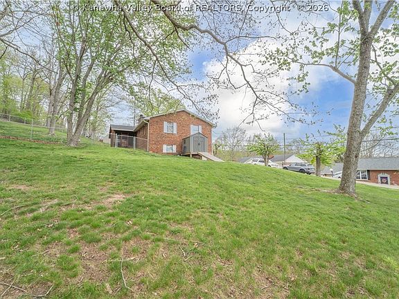 5th image of 111 Norwood Rd