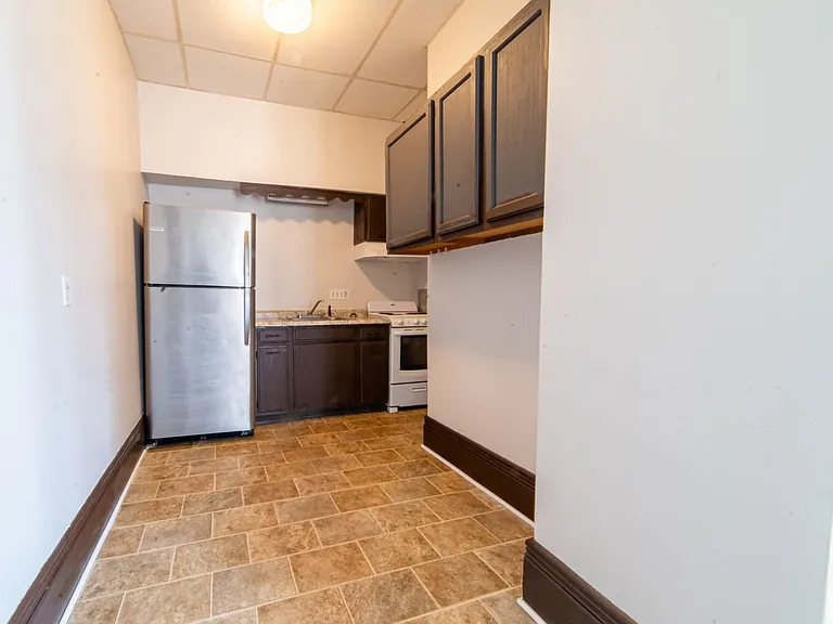 125 W Commerce St — Photo 2