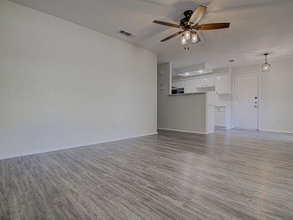 4th image of 5301 Indio Cir #B